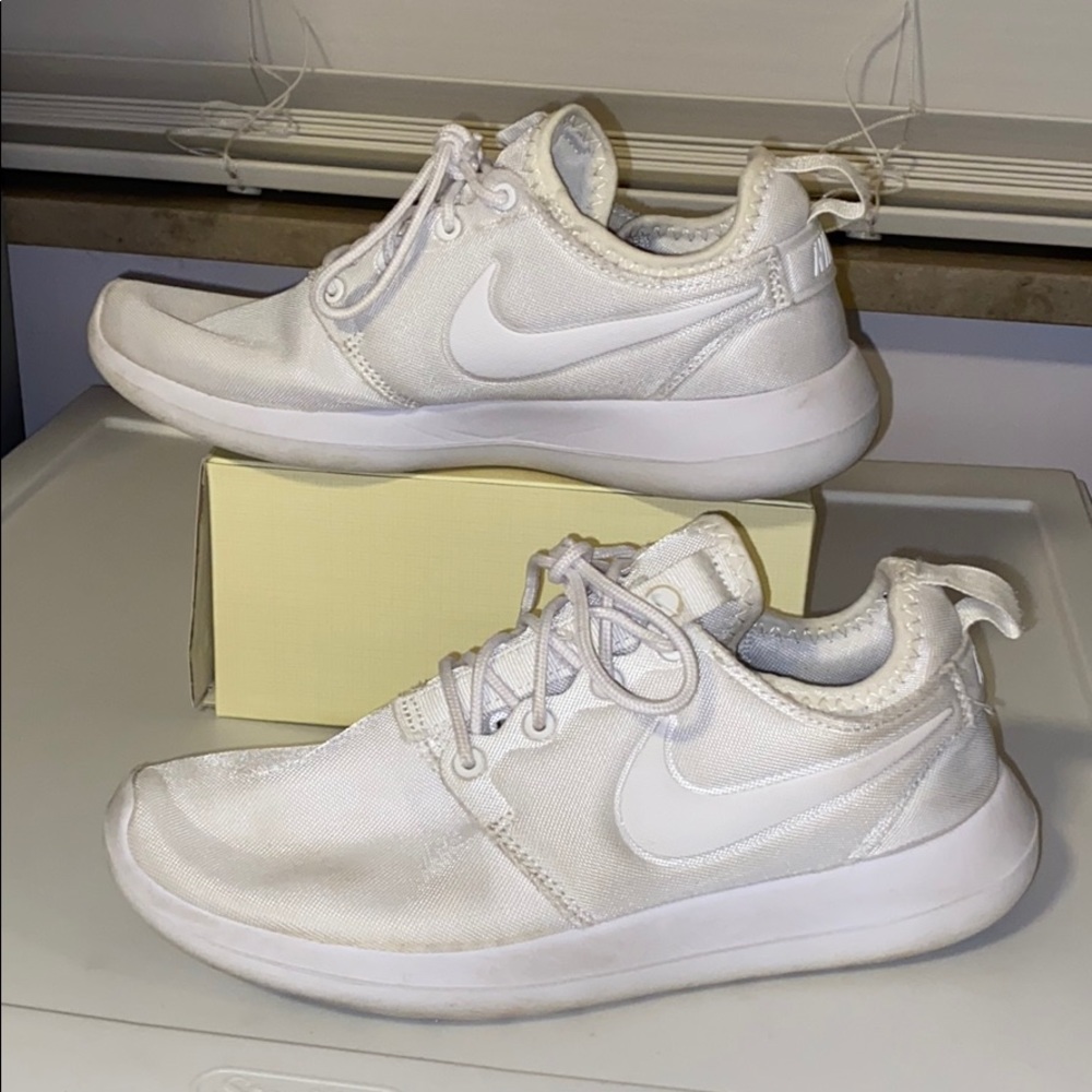 Nike Tennis Shoes